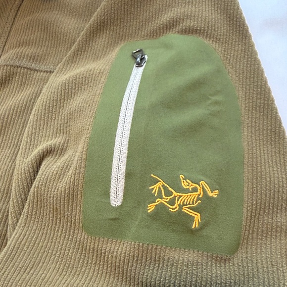 Arc’teryx zip up sweater - Picture 4 of 9